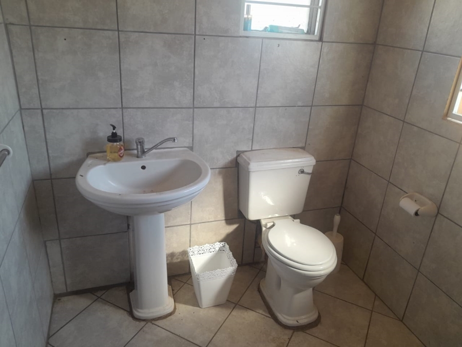 2 Bedroom Property for Sale in Viljoenskroon Free State